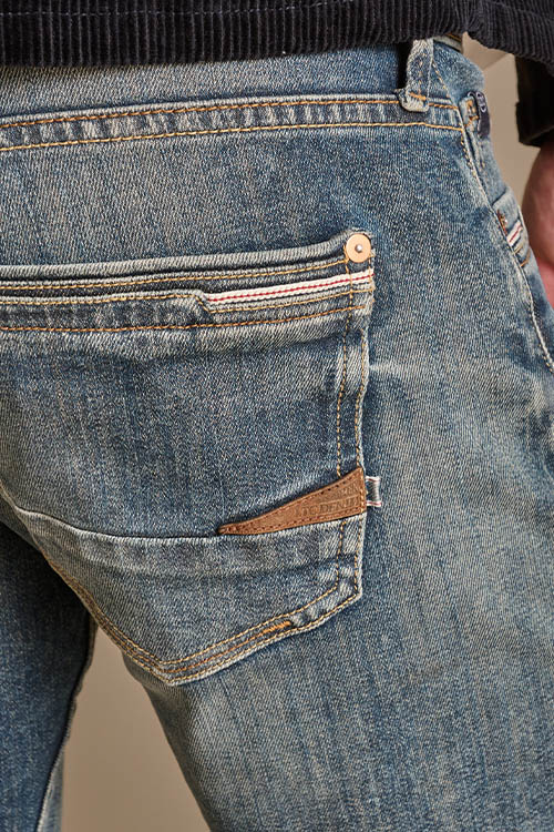 DETAILING