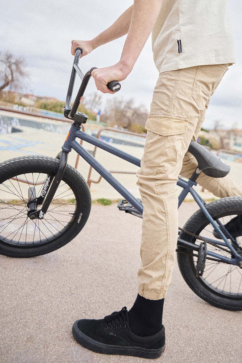 Pantalon Patos tapered arqué beige