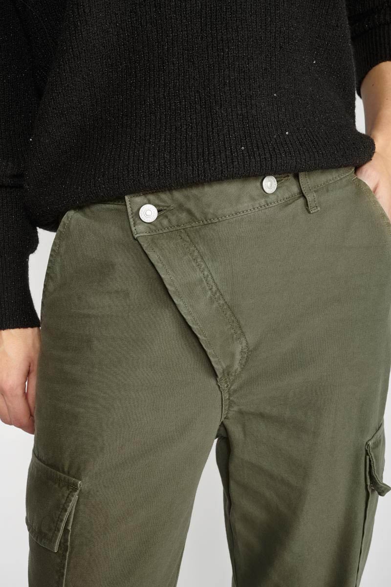 Pantalon Cosy Army kaki à fermeture asymétrique