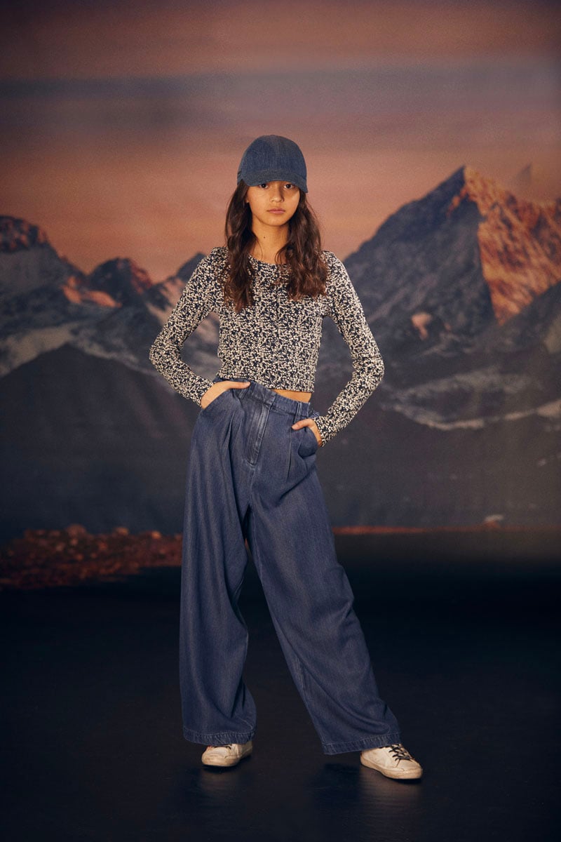 Midnight blue and white floral Alvagi cardigan