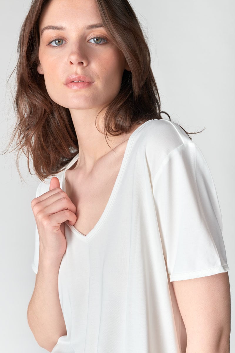 White embroidered Parodia t-shirt