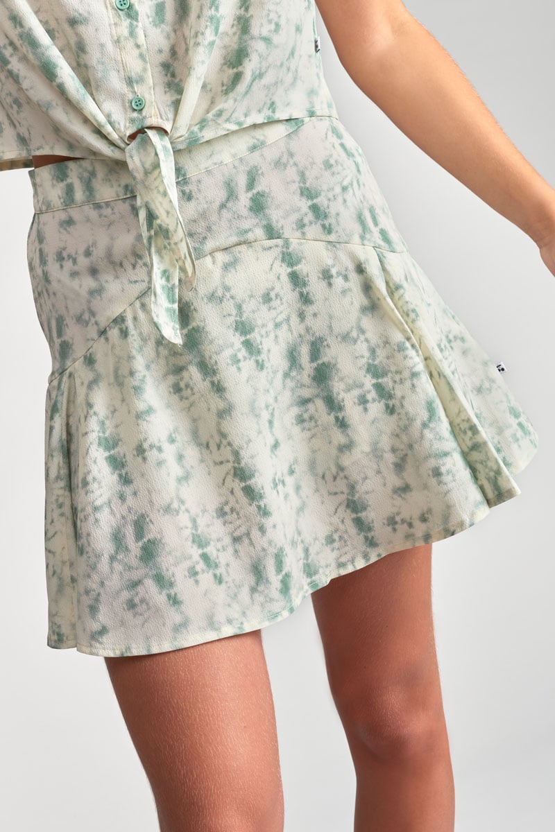 Merilgi skort with tie-dye pattern