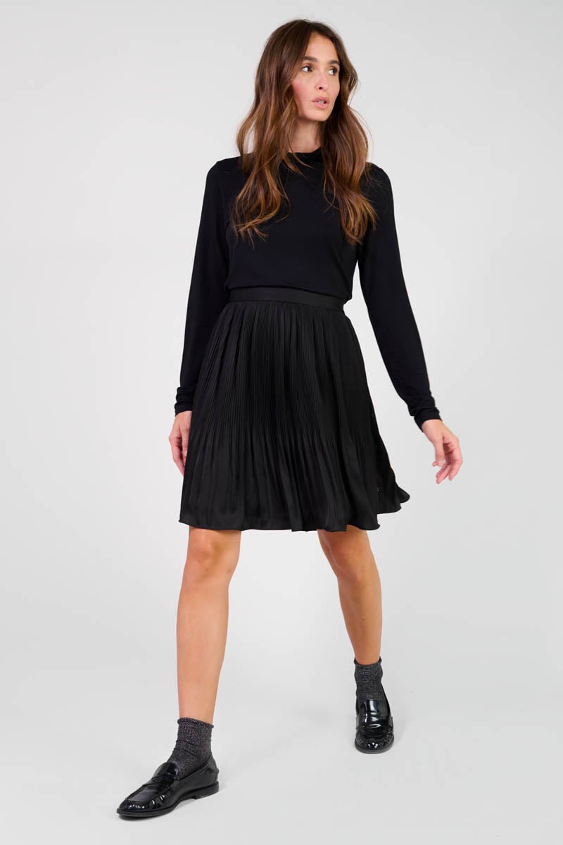 Black Oki skirt