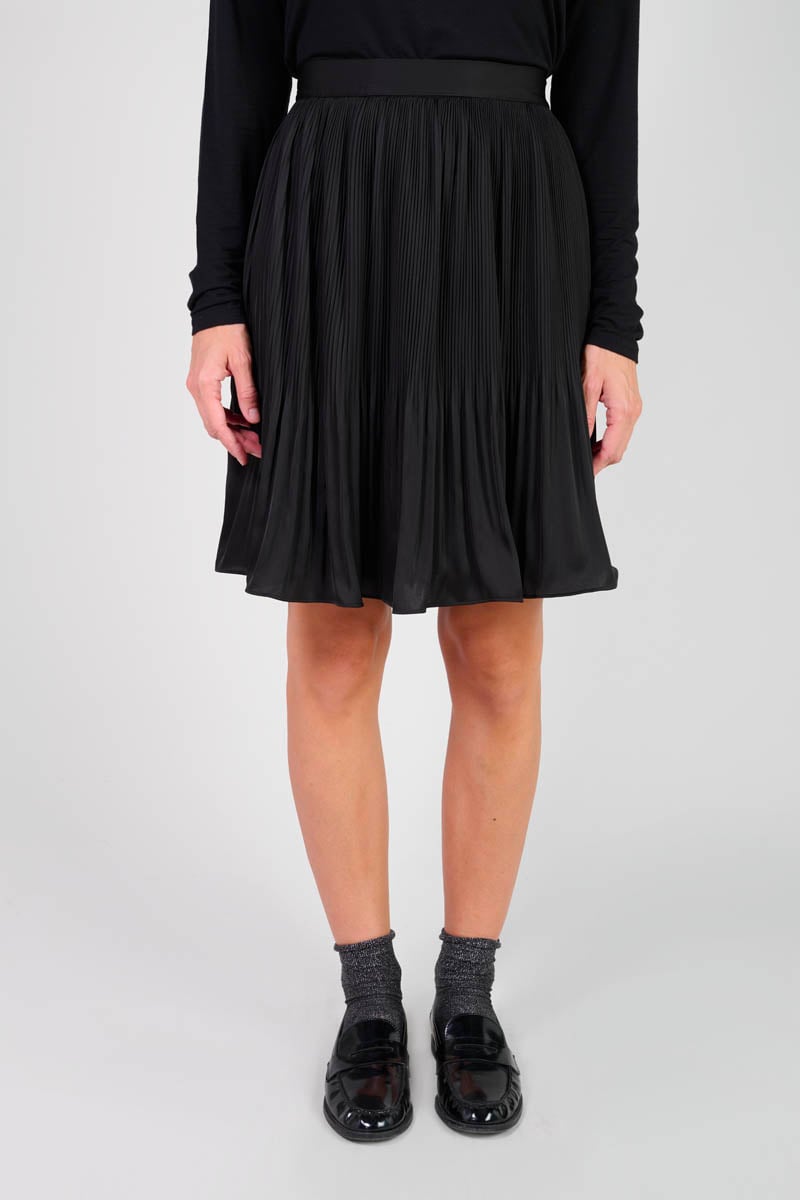Black Oki skirt