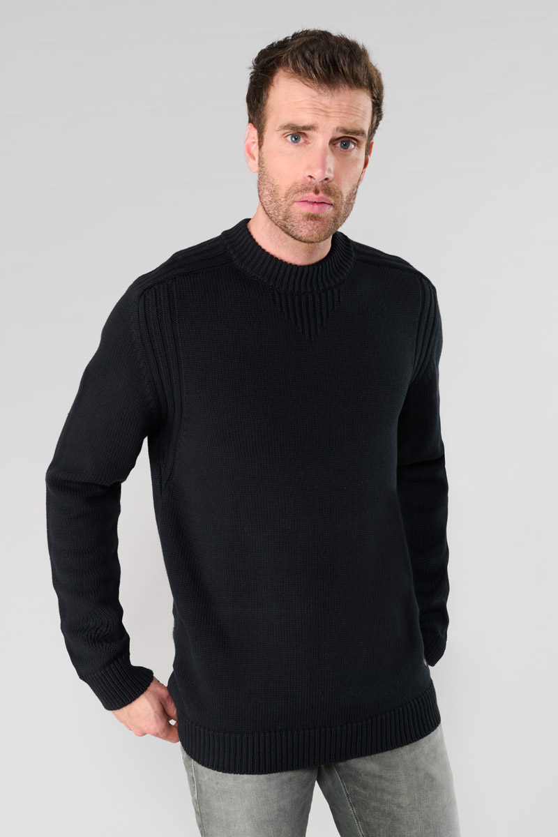Dilvac black sweater
