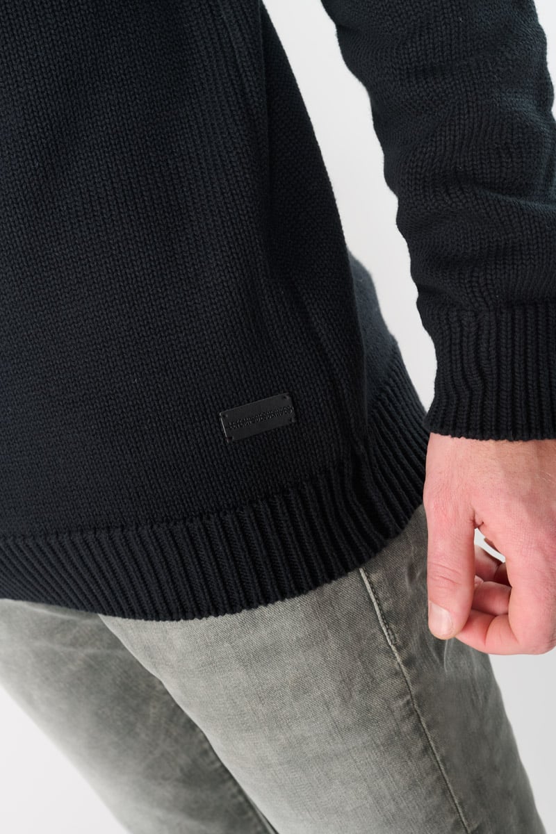 Dilvac black sweater