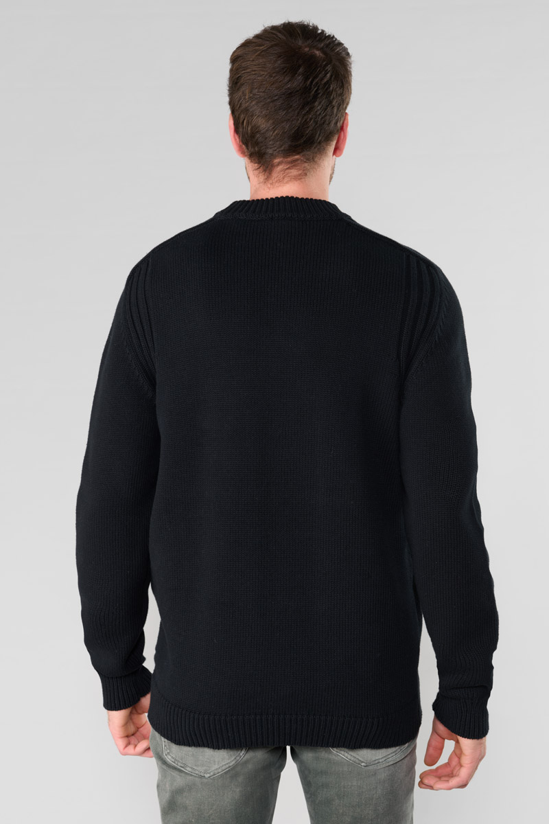 Dilvac black sweater