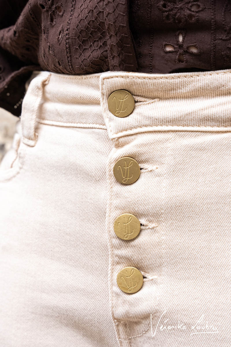 James 400/60 girlfriend by Véronika Loubry high-waisted beige jeans