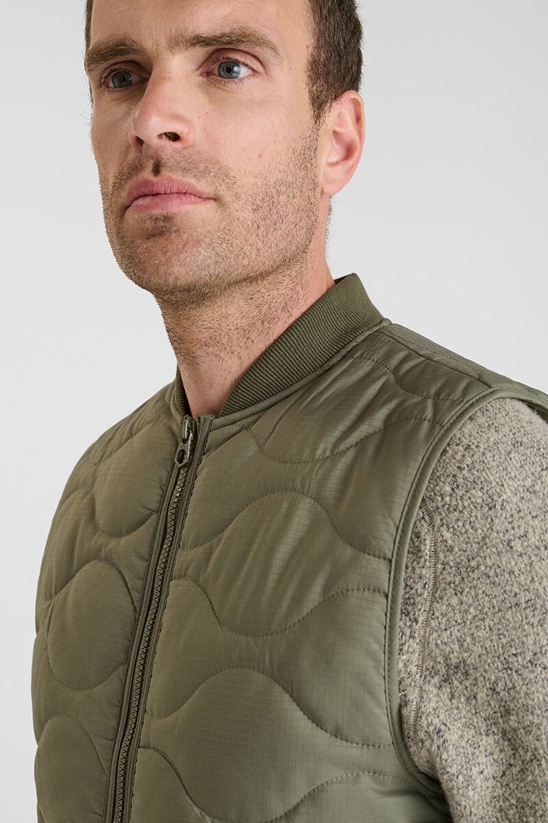 Gesor sleeveless jacket