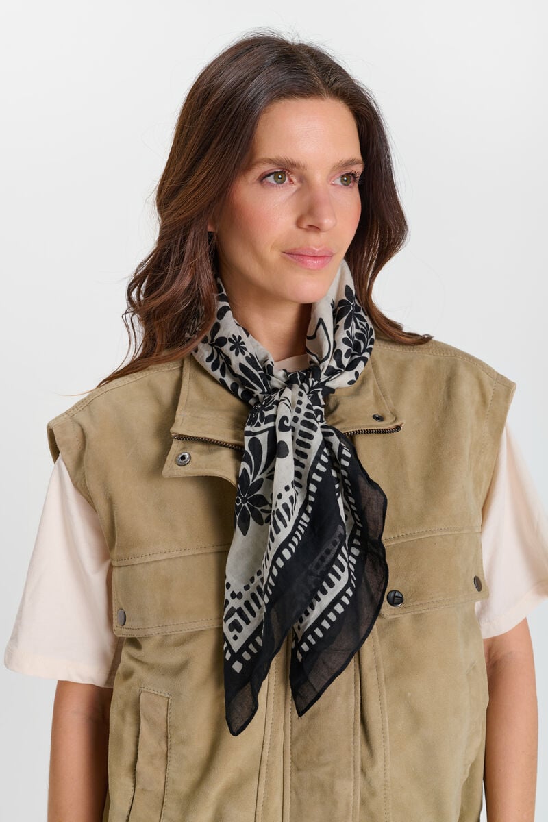 Mahe scarf
