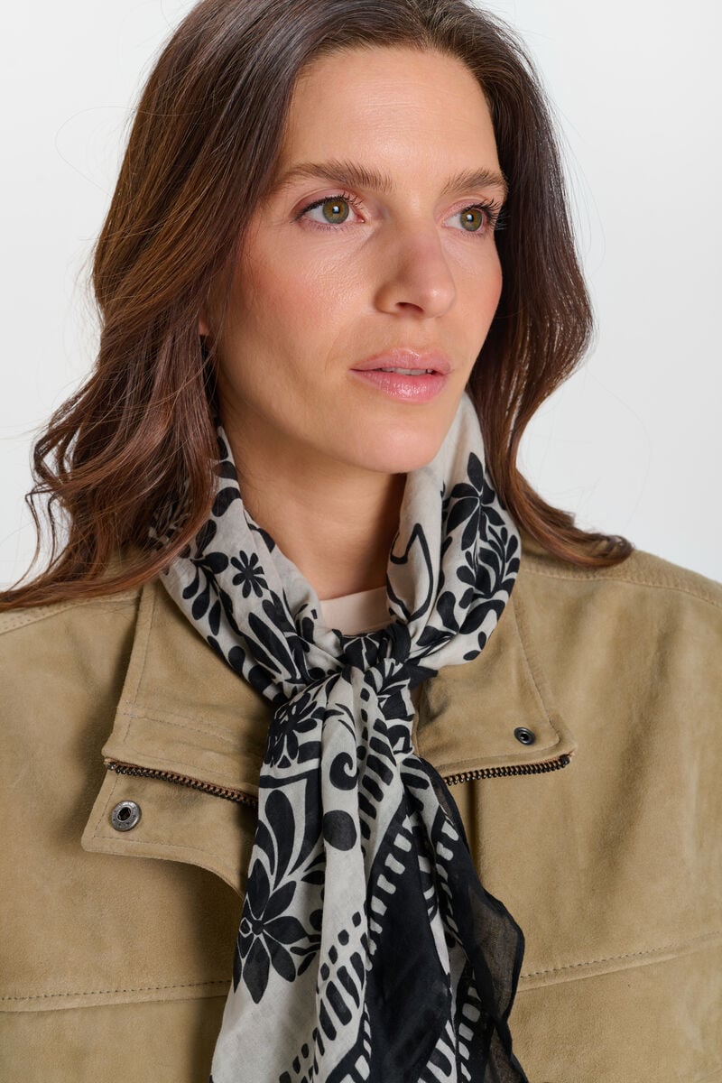 Mahe scarf