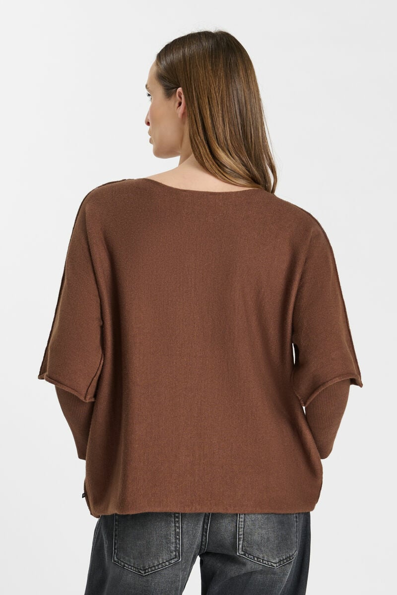 Dewa sweater