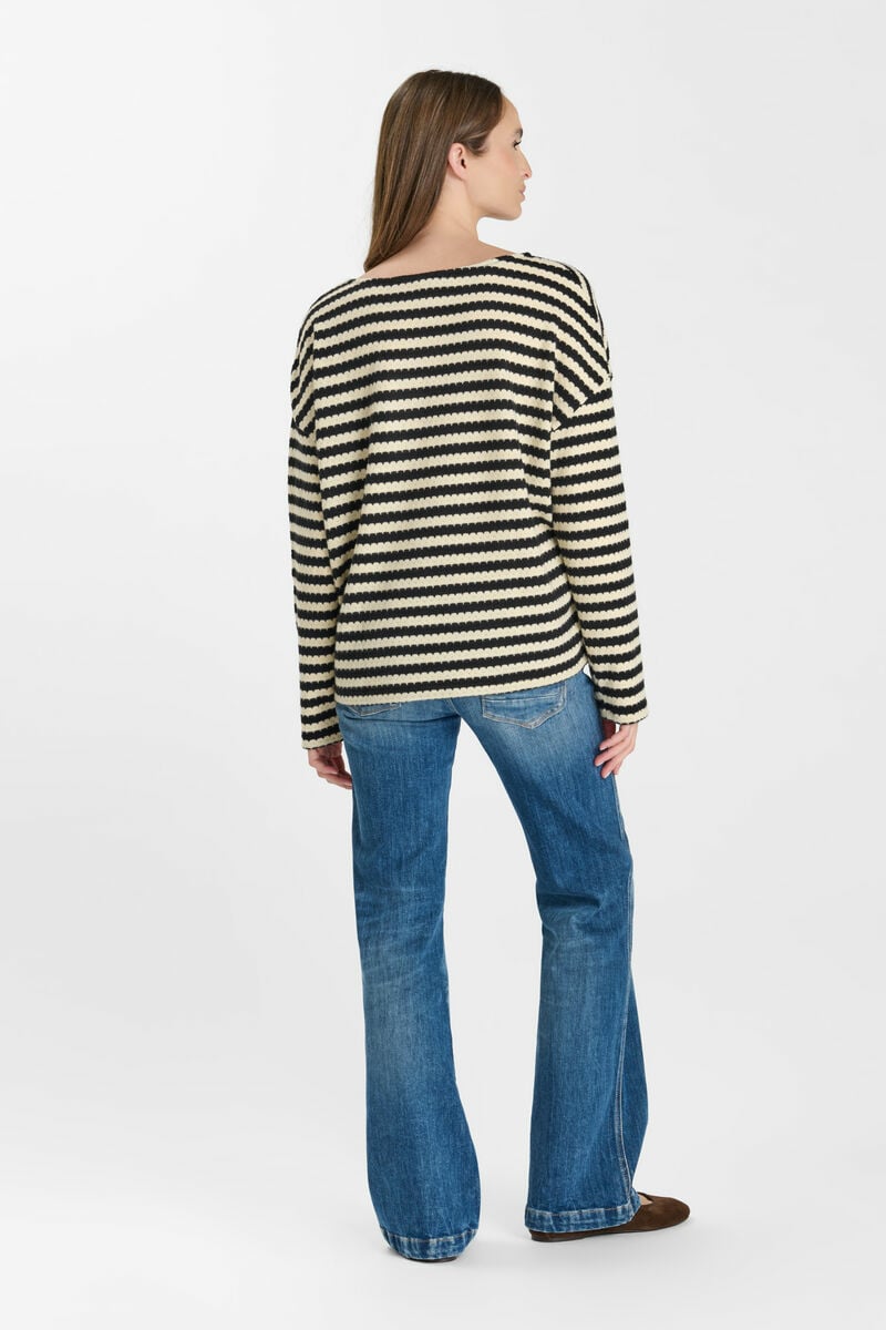 Dove pullover