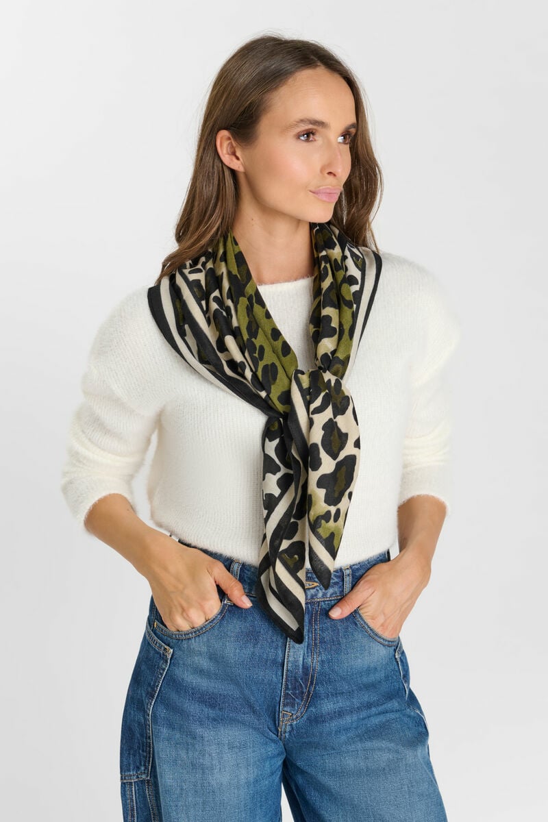 Kamy scarf