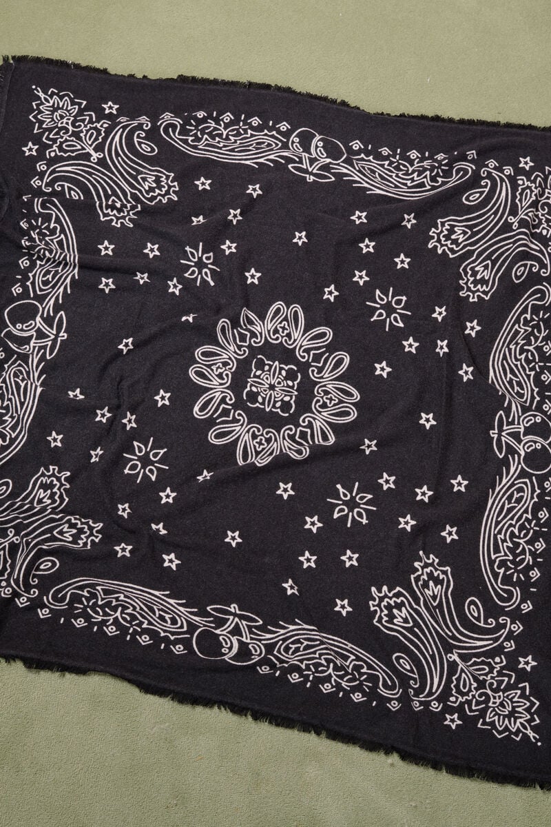 Lisa scarf