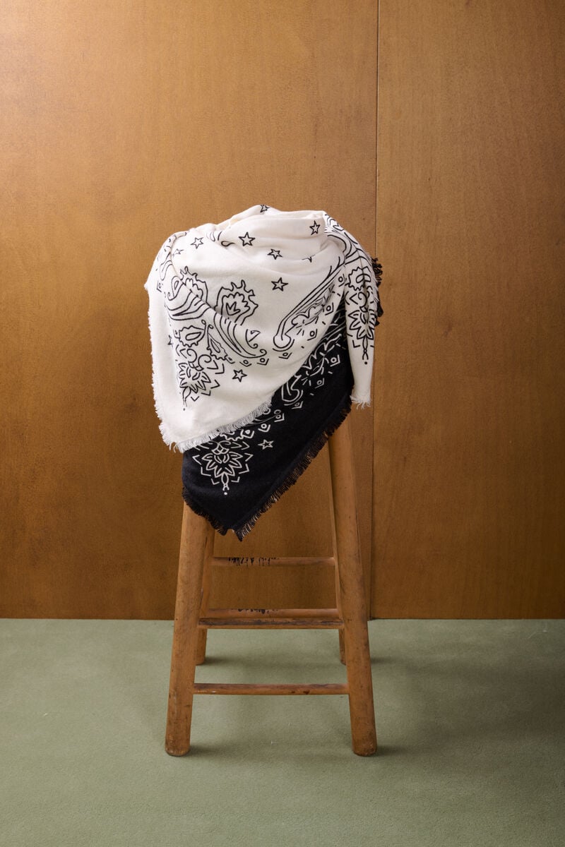 Lisa scarf