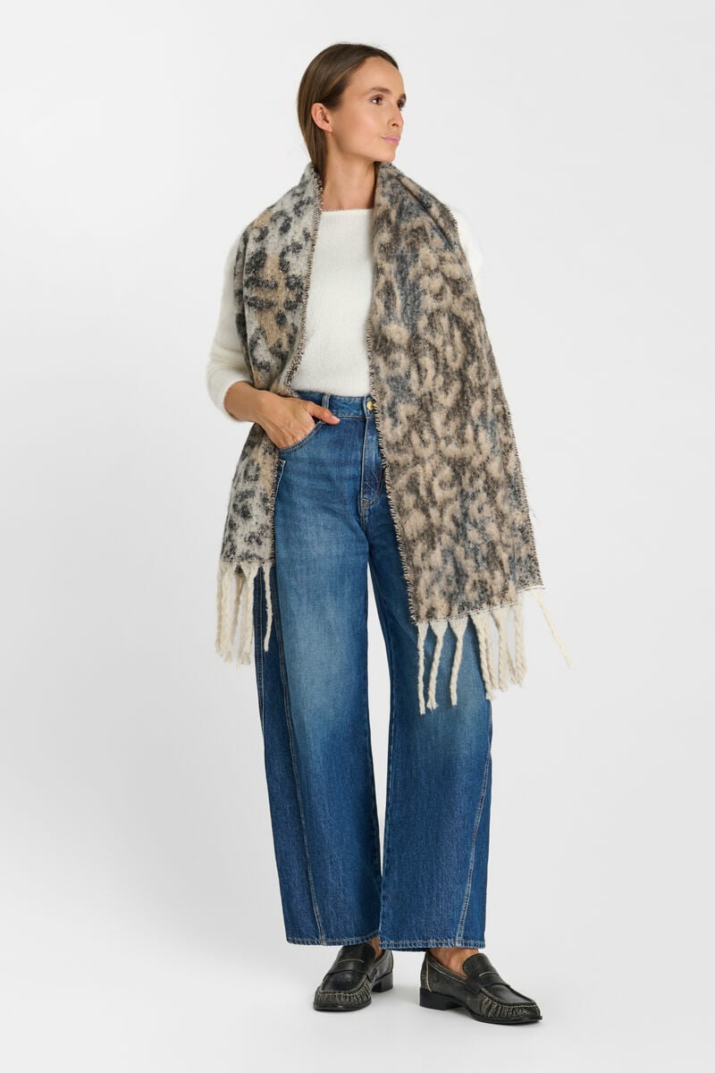 Mandel scarf