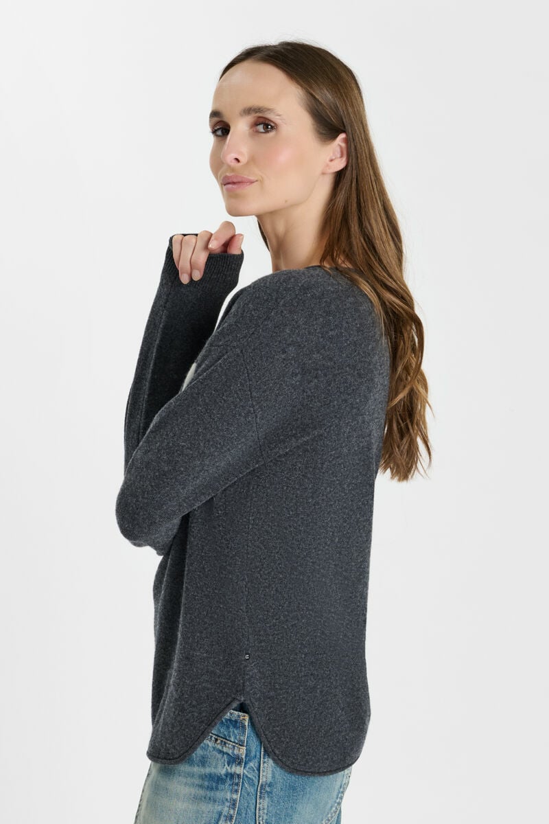 Tatum sweater
