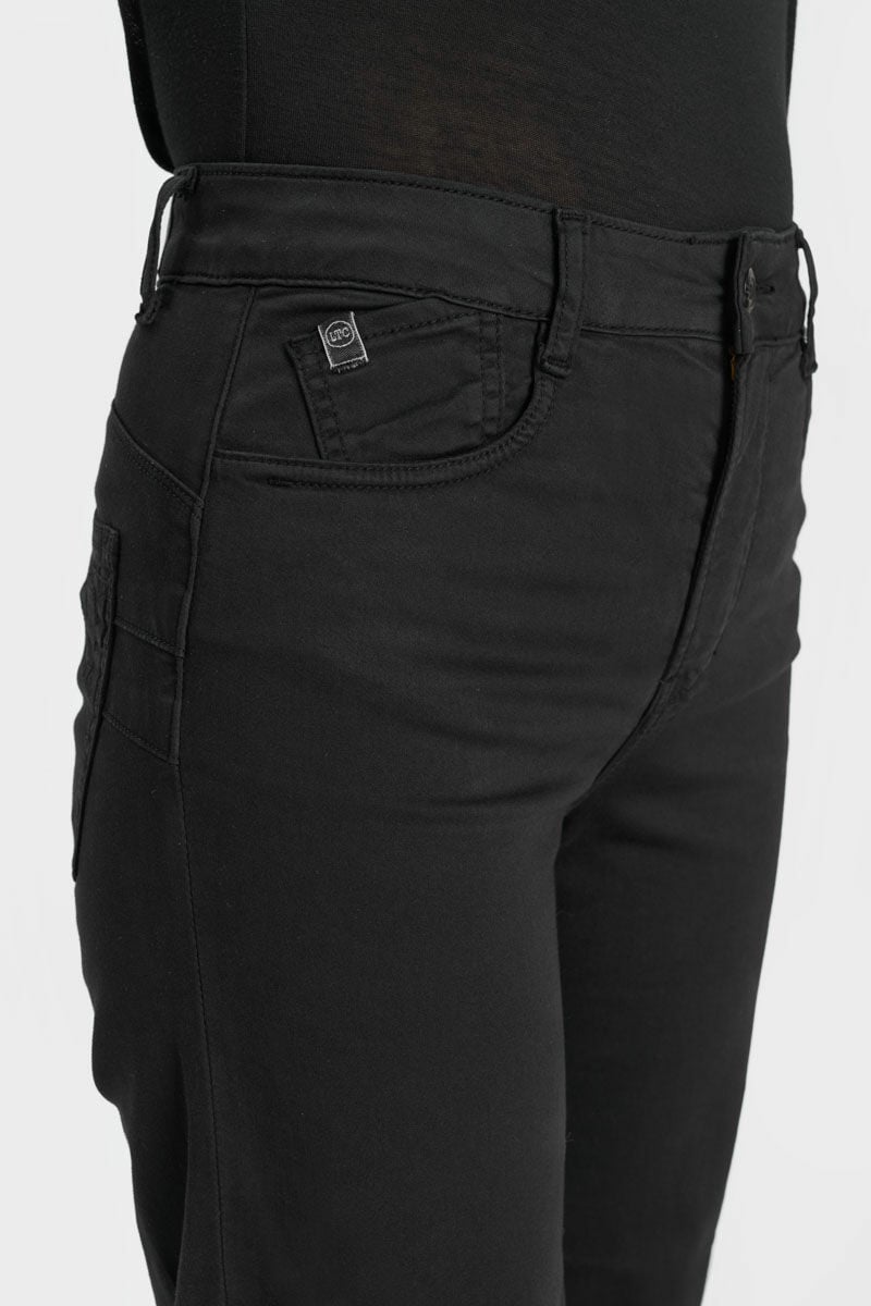 Wide leg trousers