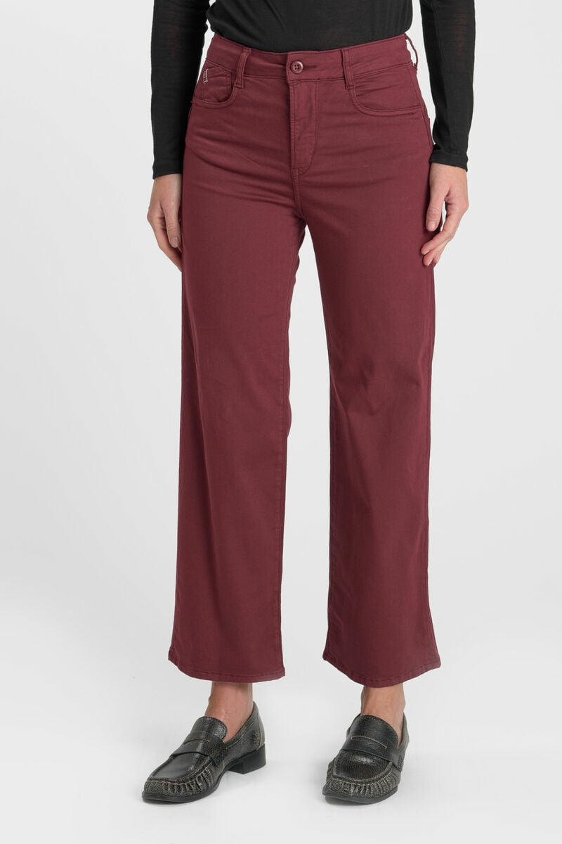 Wide leg trousers