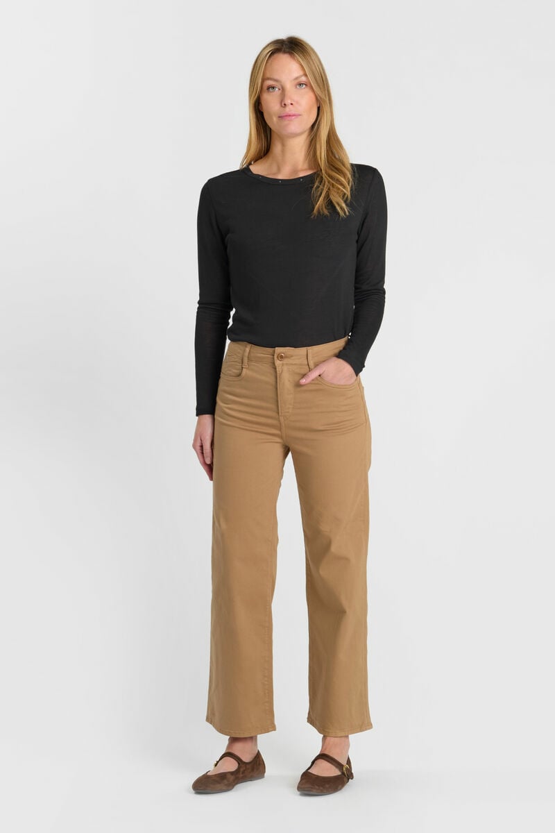 Wide-leg trousers