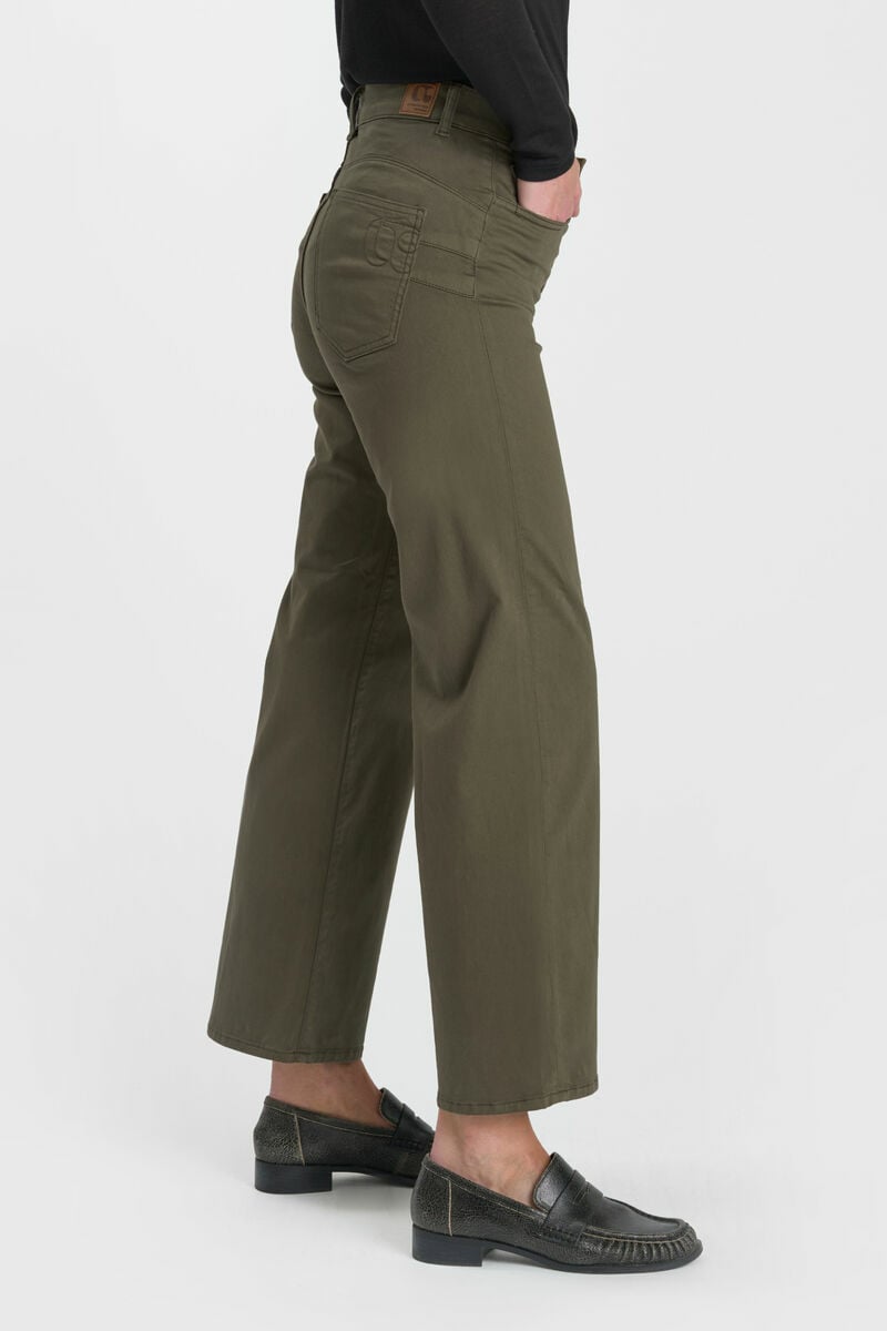 Wide-leg trousers