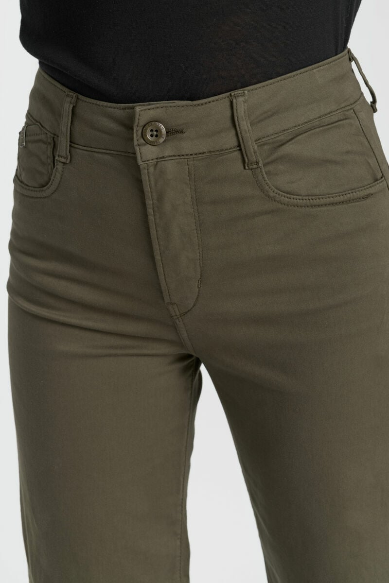Wide-leg trousers