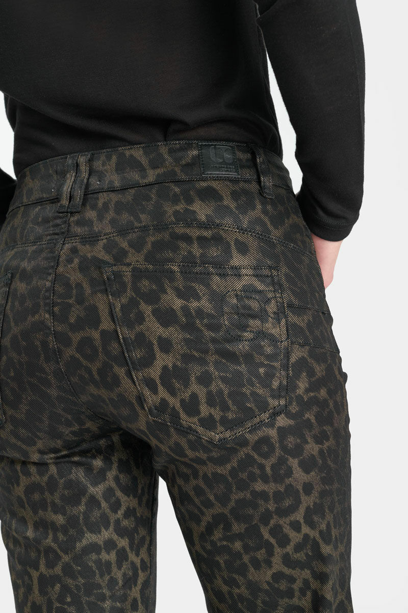 Wide-leg trousers