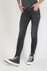 BLACK / BLACK