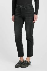 BLACK / BLACK