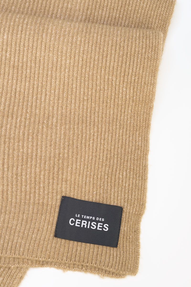 Nieve camel scarf