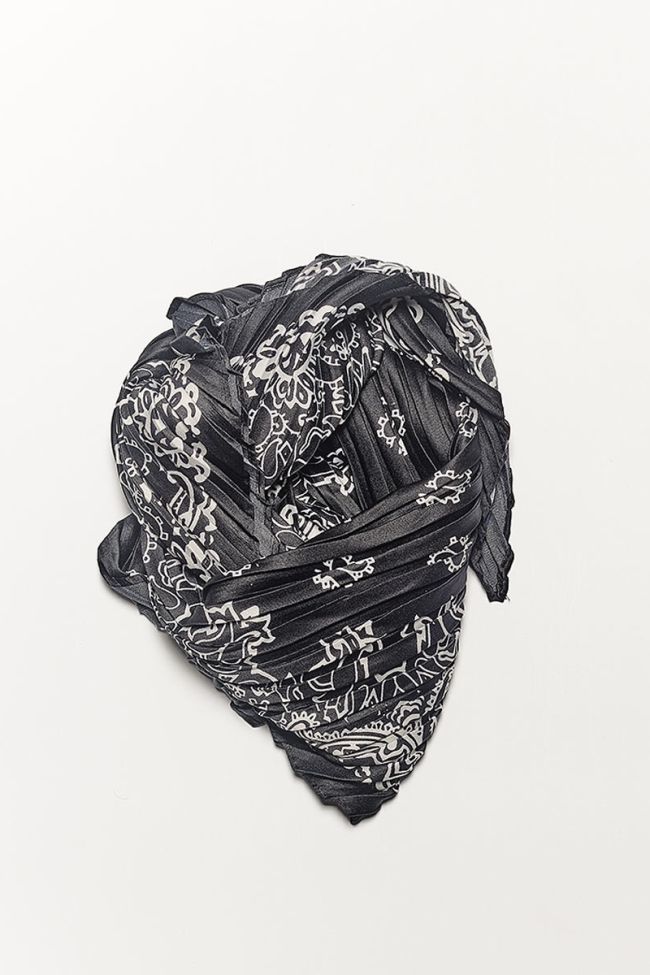 Cruz black scarf