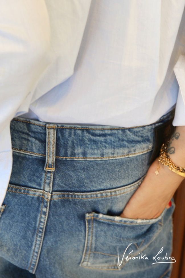 Suzy shorts in blue jeans by Véronika Loubry