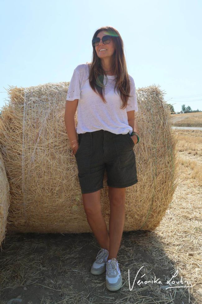 Saro shorts with black and khaki stripes by Véronika Loubry