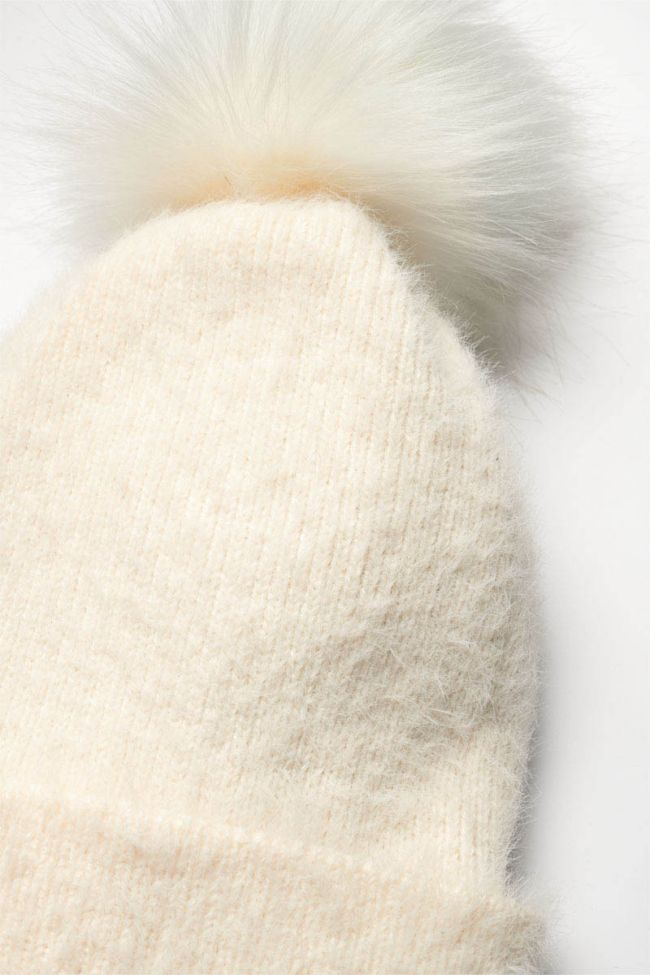 Cream Moesa beanie