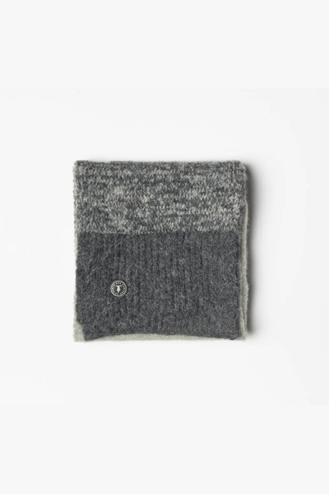 Grey and black Taurin scarf