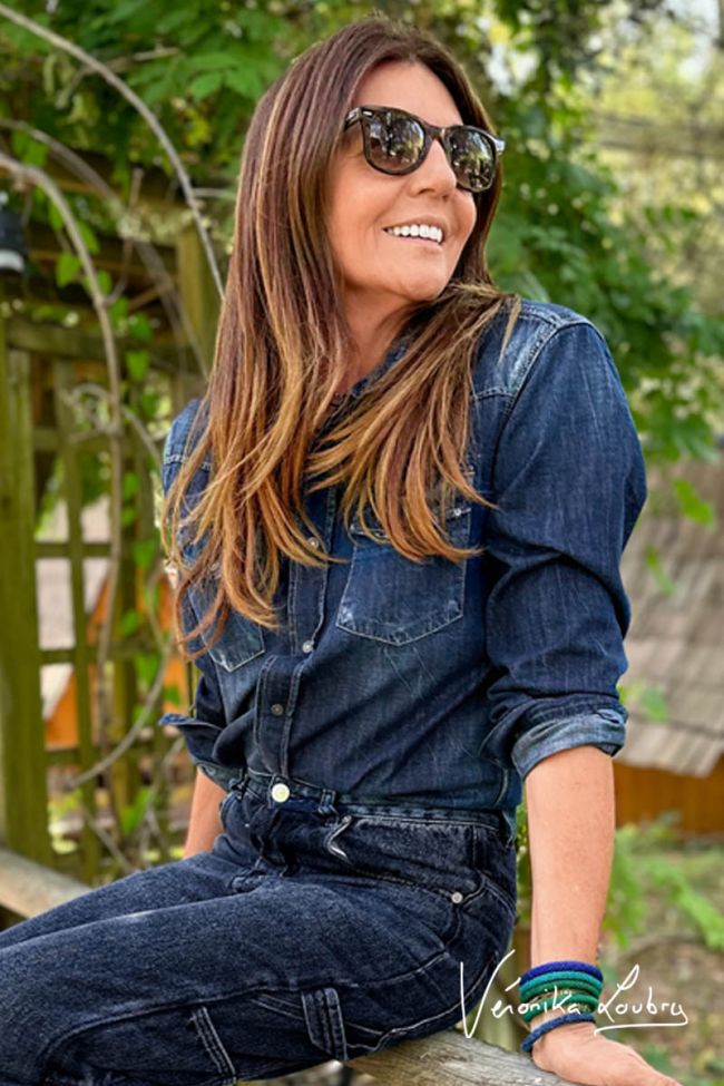 Loose shirt in blue jeans Gérard by Véronika Loubry