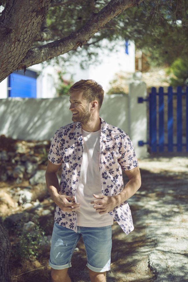 Pink floral Postir shirt