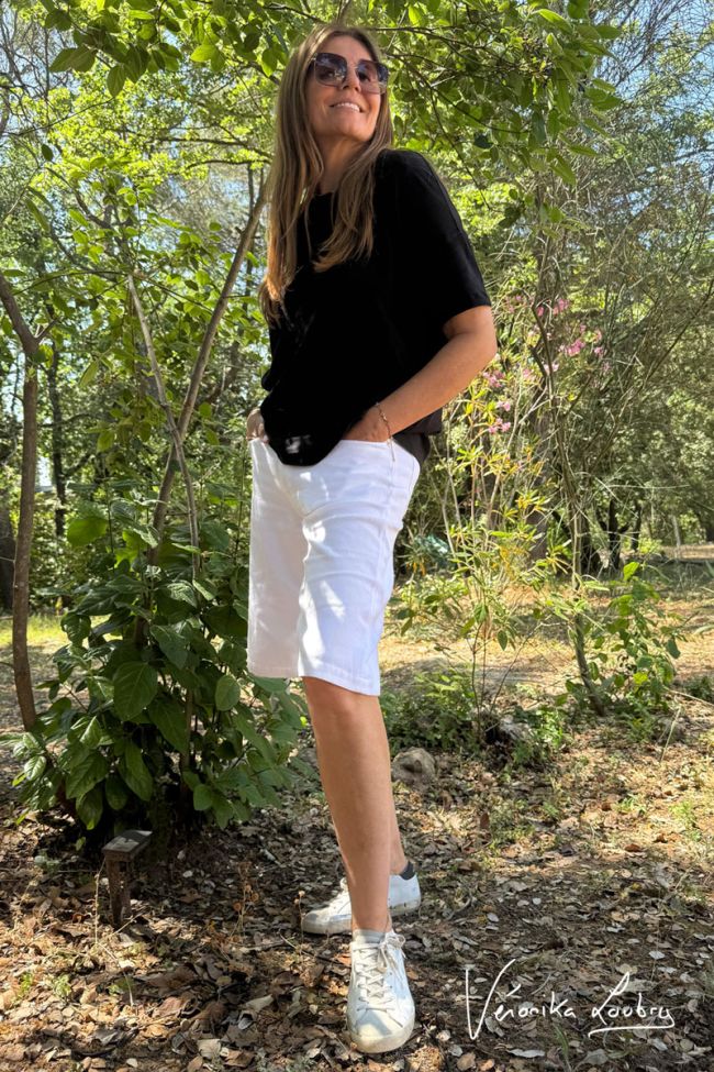 Anaïs Bermuda shorts in white denim by Véronika Loubry