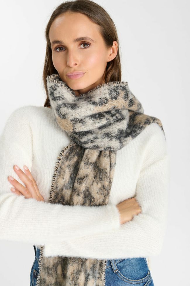 Mandel scarf