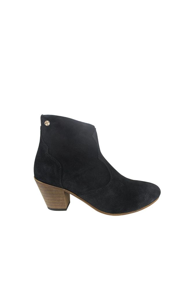 Black suede Taylor boots