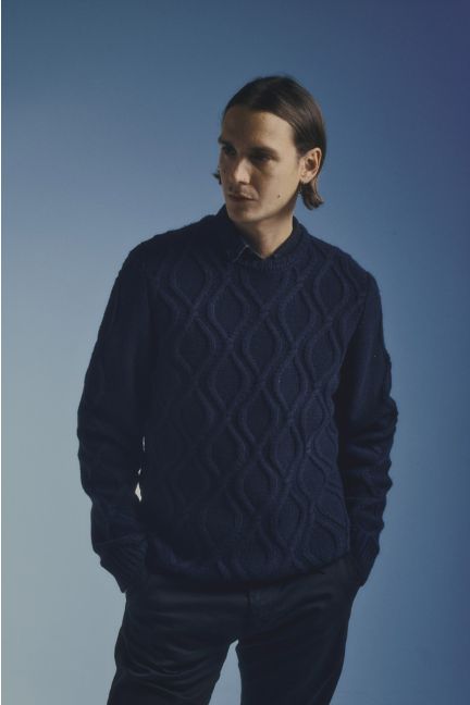 Flesio navy sweater