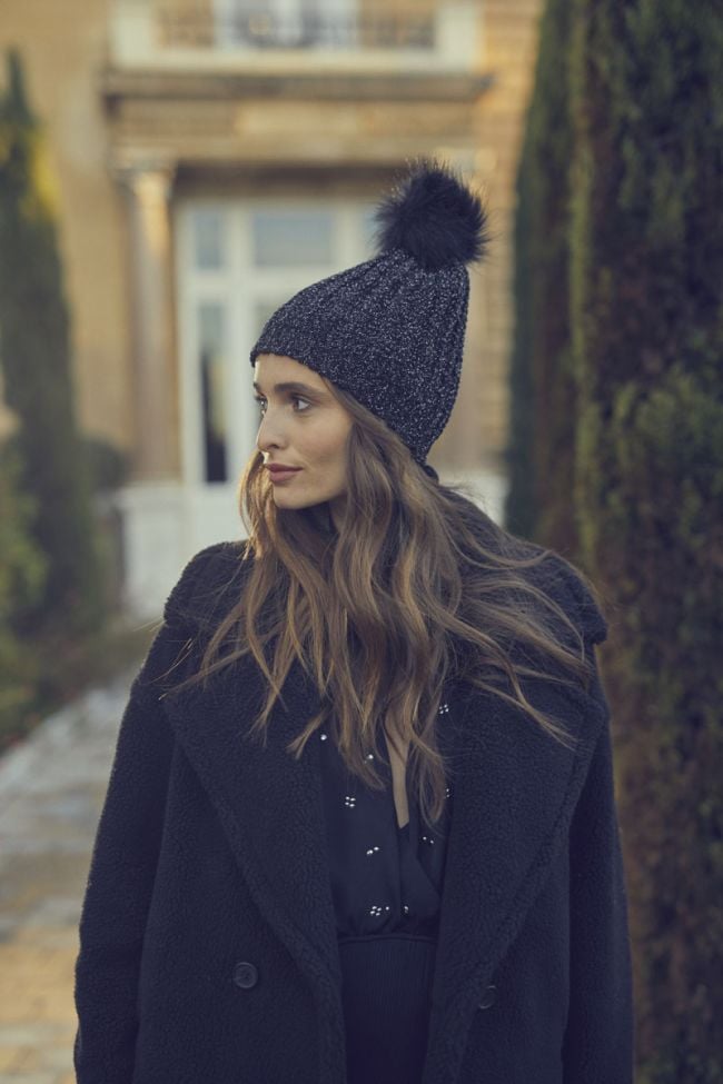 Black and silver Ladera beanie