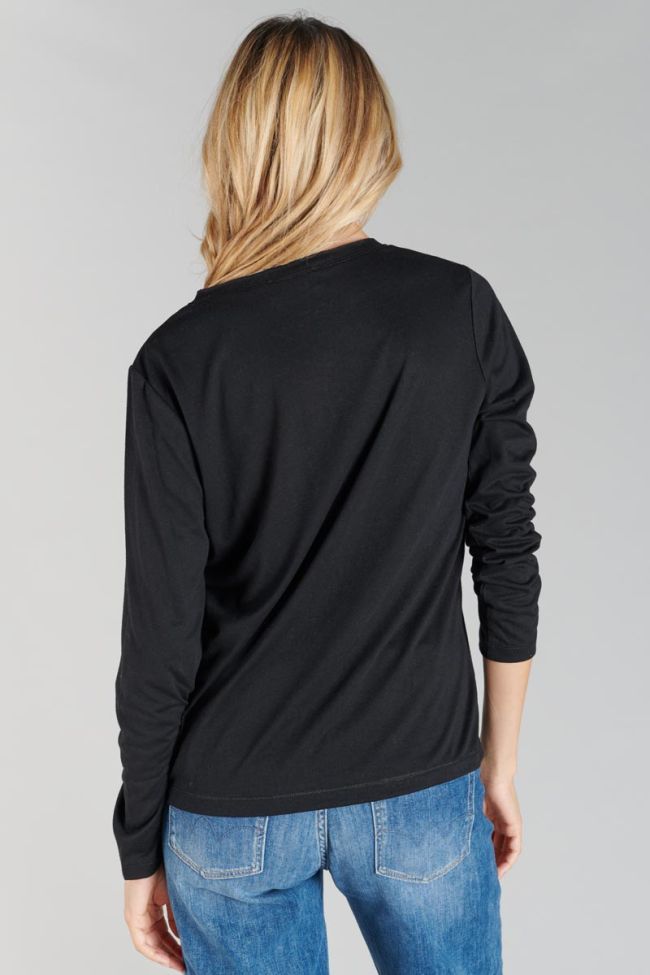 Black long-sleeved Longvtra t-shirt