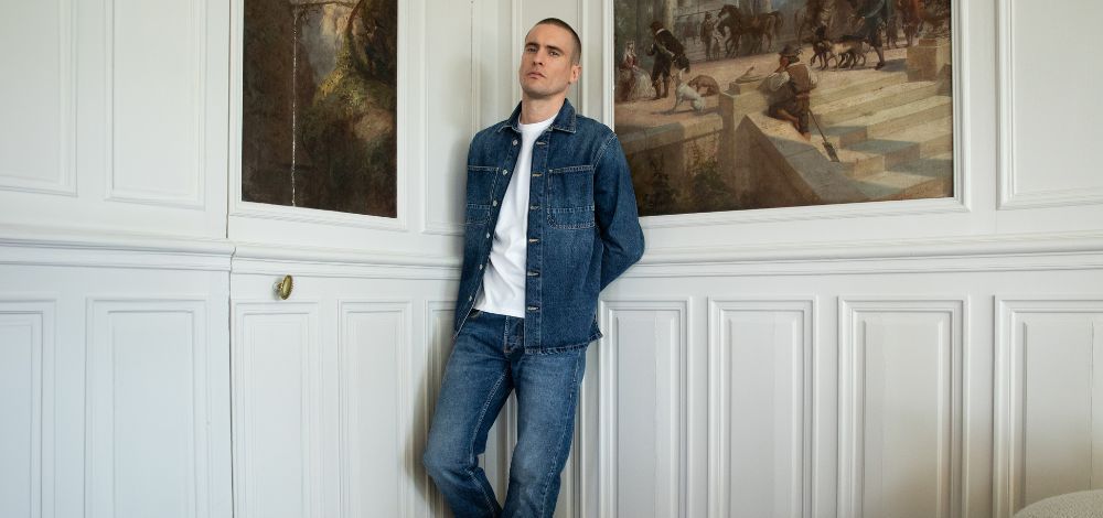 The jeans, T-shirt, and jacket mix in 3 looks