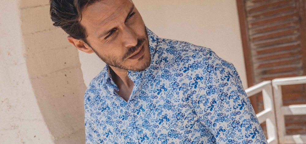 How to wear a men's floral shirt ?