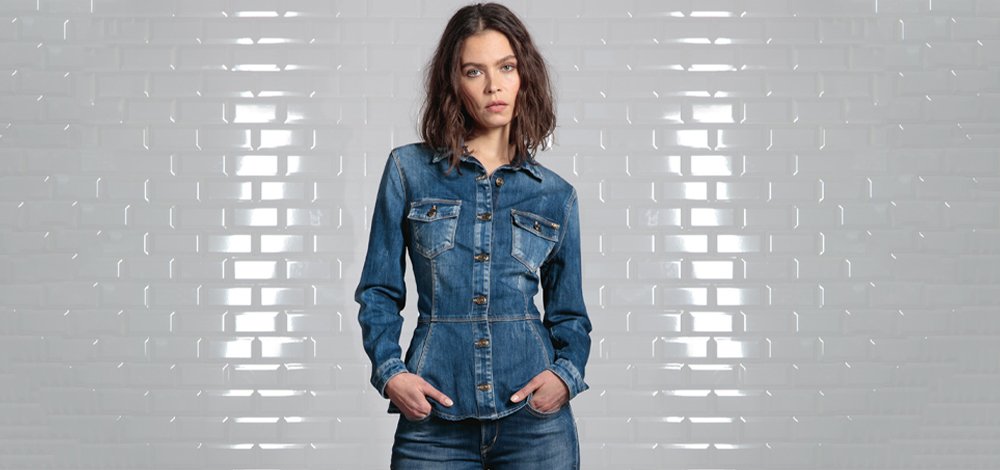 How to wear a denim shirt?