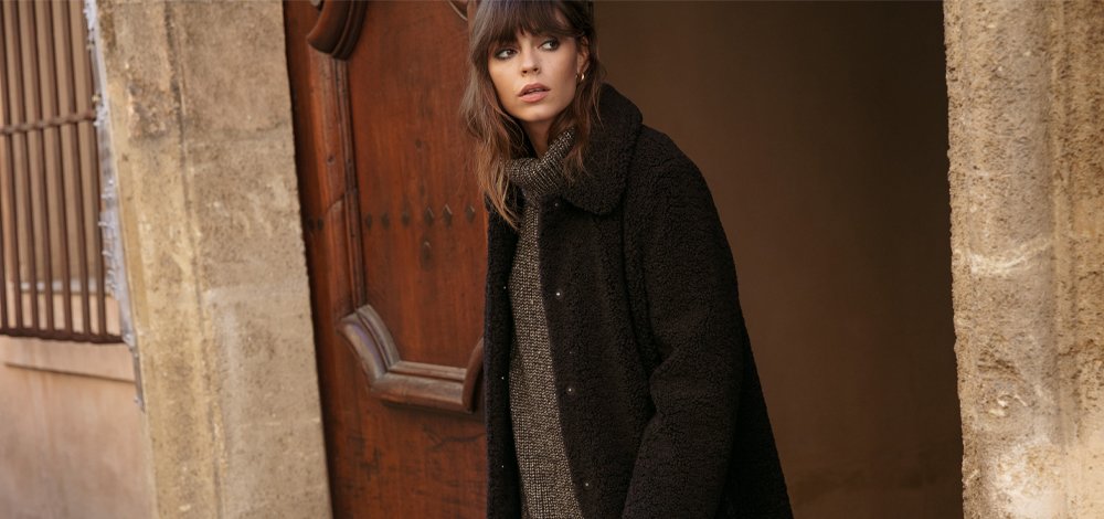 How to stay chic in a sweater? 